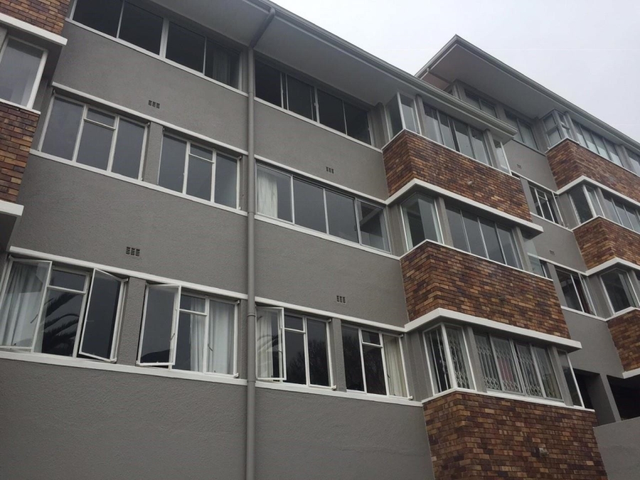 2 Bedroom Property for Sale in Sea Point Western Cape